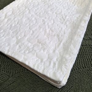 Linea Casa Baby Vintage Blanket White Floral Cotton